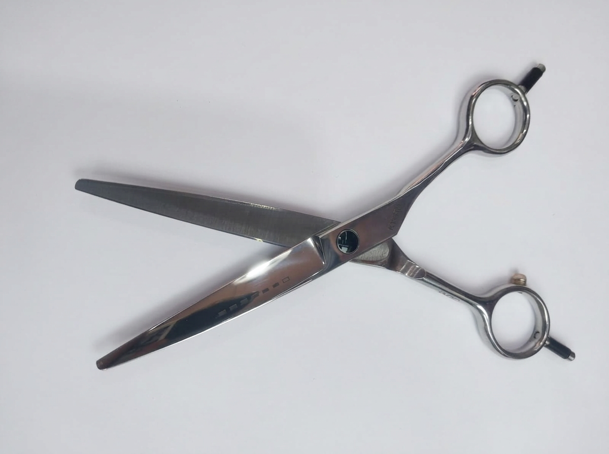 Kyoto K-40 Profesyonel Kullanım İçin Ergonomik Sağ El Makas Tasarımı